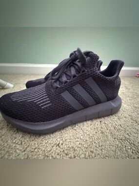 Adidas purple Woman’s sneakers